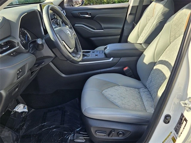 2022 Toyota Highlander - Image 9 of 21