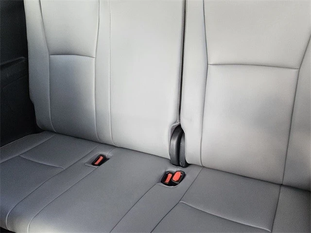 2022 Toyota Highlander - Image 11 of 21