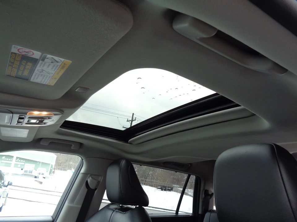 2022 Toyota Highlander - Image 15 of 21