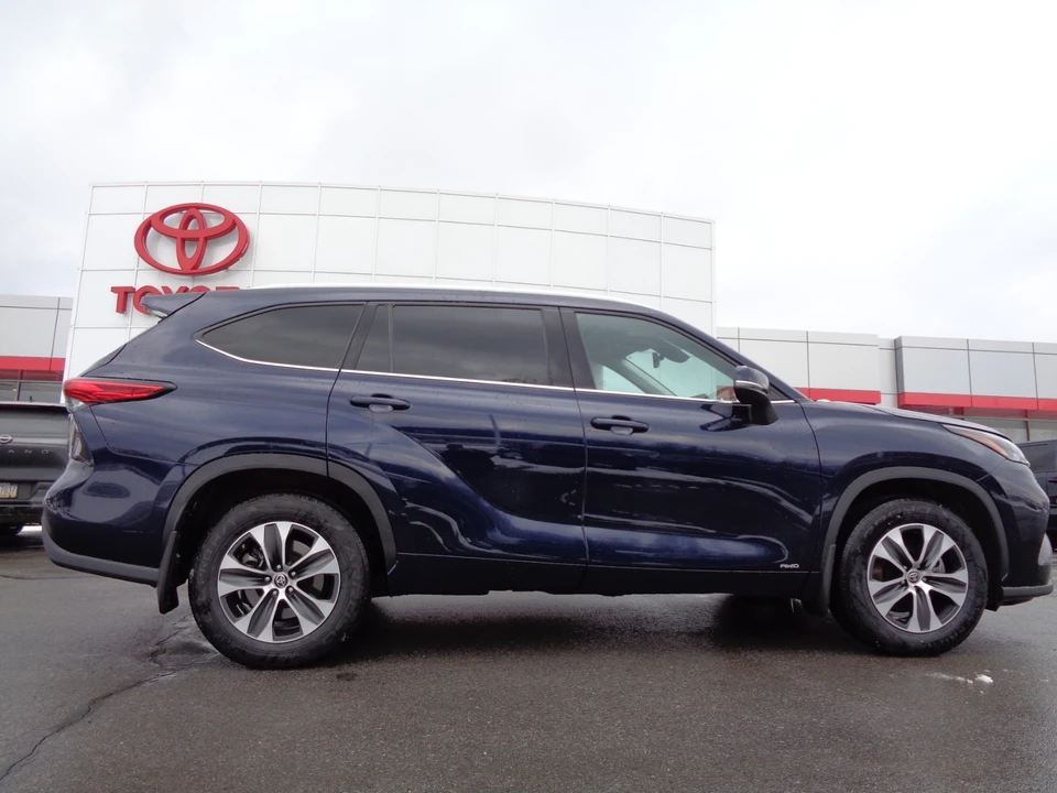 2022 Toyota Highlander - Image 3 of 21