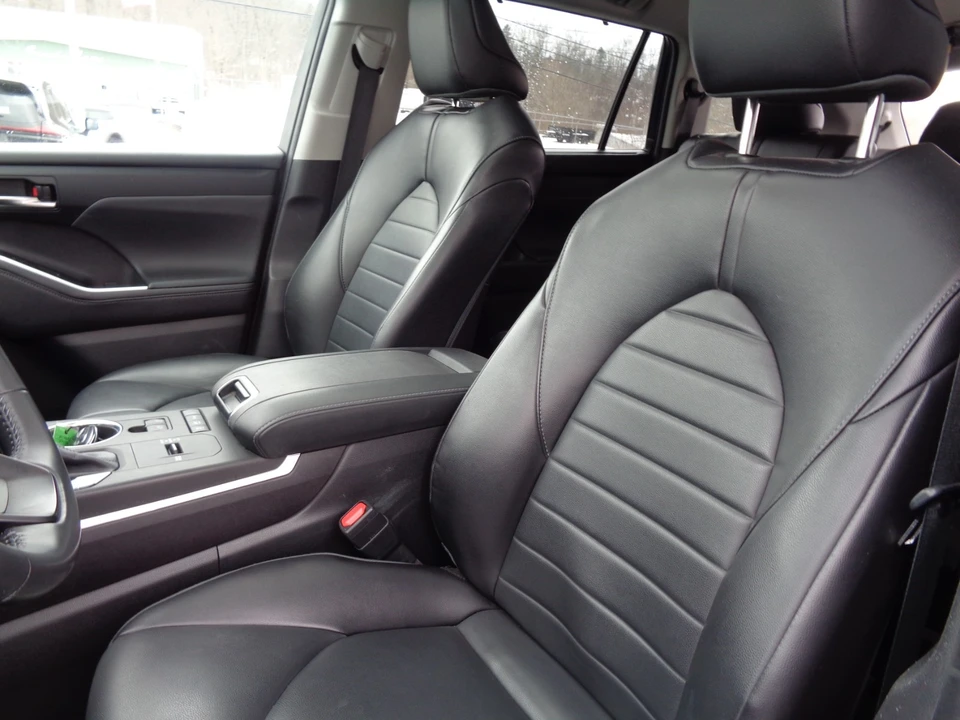 2022 Toyota Highlander - Image 14 of 21