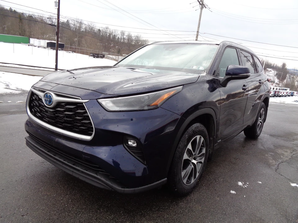 2022 Toyota Highlander - Image 8 of 21