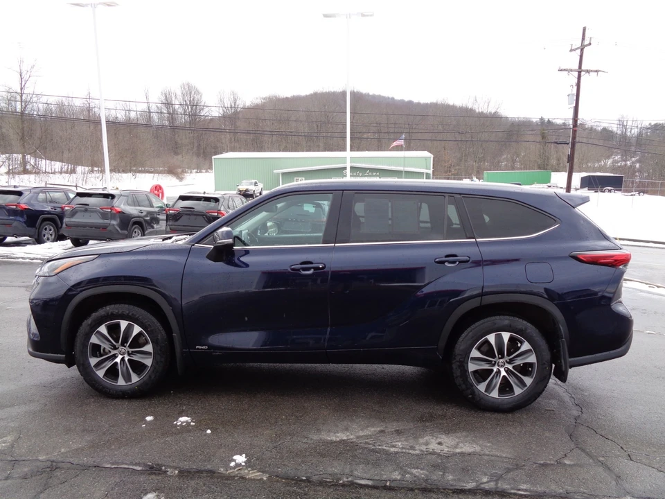 2022 Toyota Highlander - Image 7 of 21