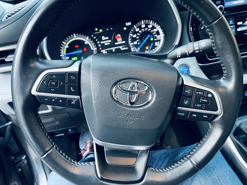 2022 Toyota Highlander - Image 7 of 11