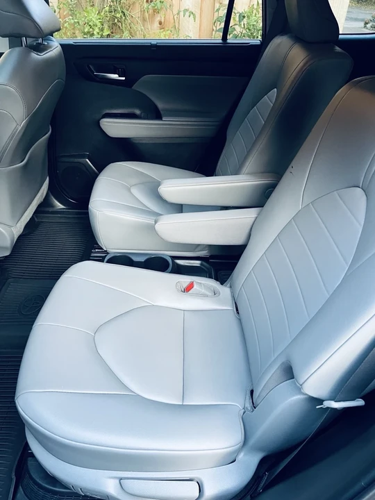 2022 Toyota Highlander - Image 9 of 11