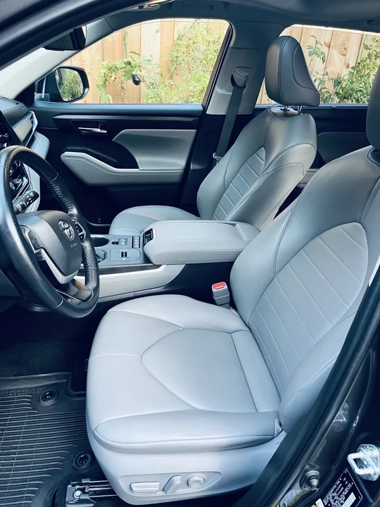 2022 Toyota Highlander - Image 8 of 11