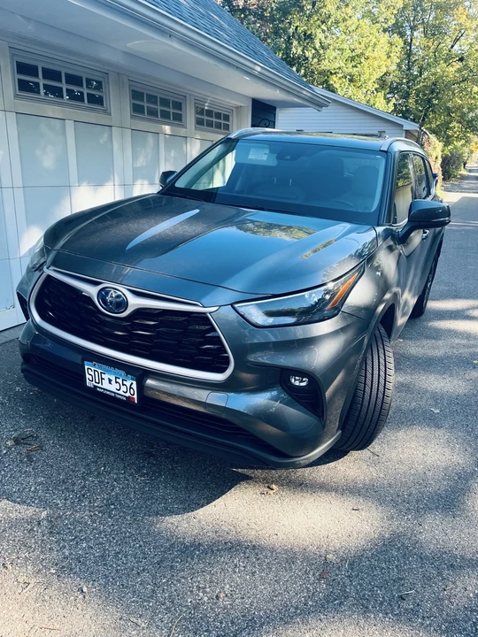 2022 Toyota Highlander - Image 4 of 11