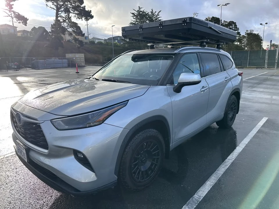 2022 Toyota Highlander - Image 4 of 9