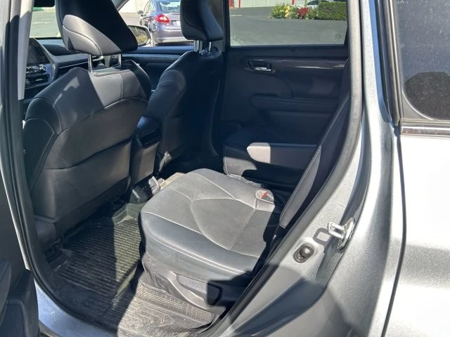 2022 Toyota Highlander - Image 9 of 15