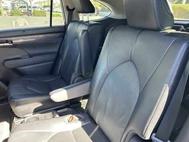 2022 Toyota Highlander - Image 7 of 15
