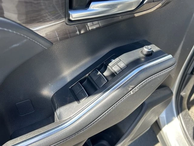 2022 Toyota Highlander - Image 11 of 15