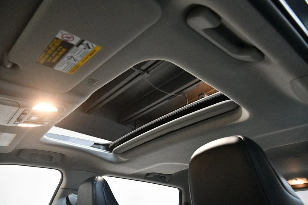 2022 Toyota Highlander - Image 7 of 12