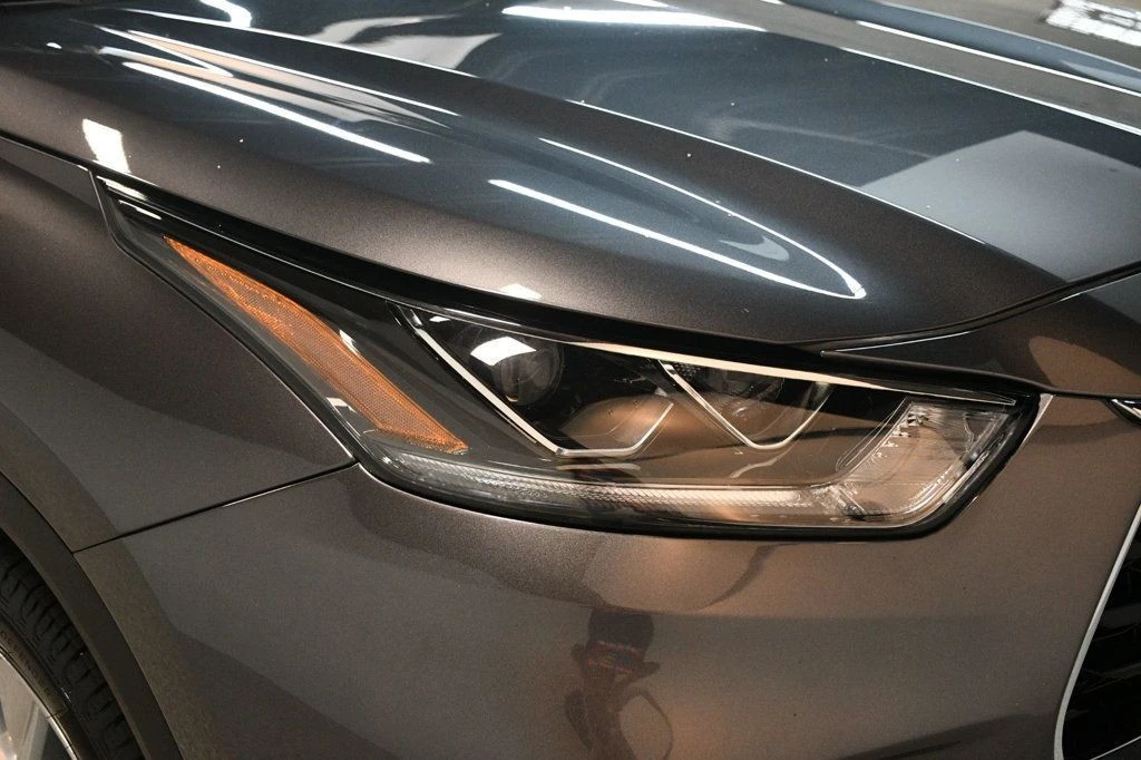 2022 Toyota Highlander - Image 11 of 12
