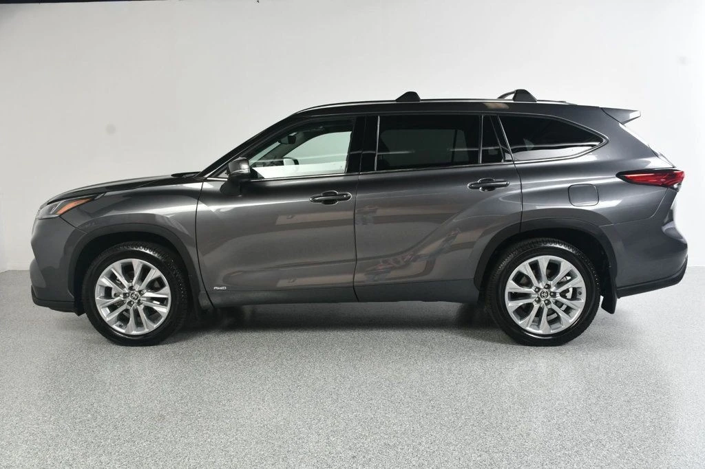 2022 Toyota Highlander - Image 4 of 12