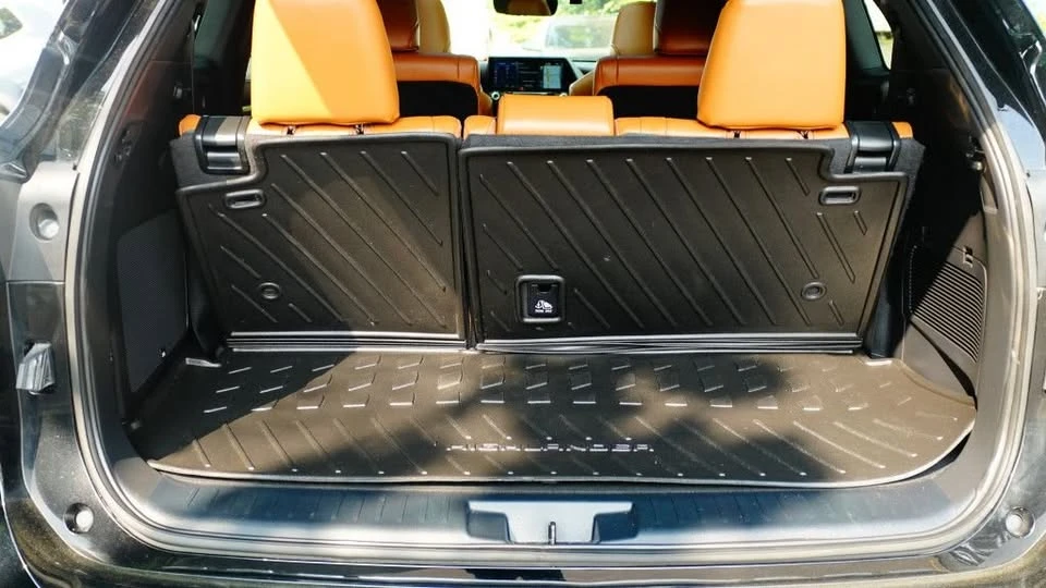 2022 Toyota Highlander - Image 12 of 15