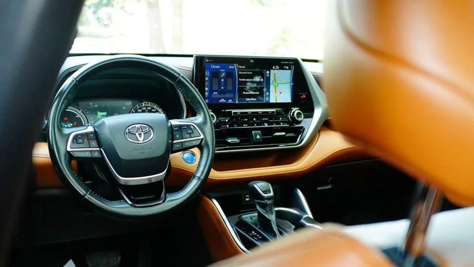 2022 Toyota Highlander - Image 6 of 15