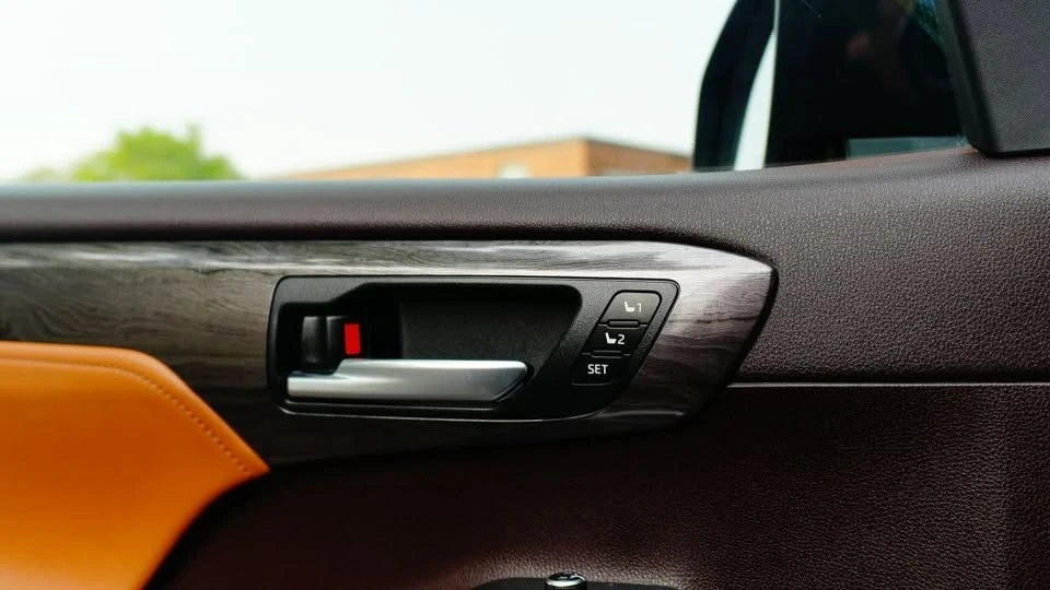 2022 Toyota Highlander - Image 11 of 15
