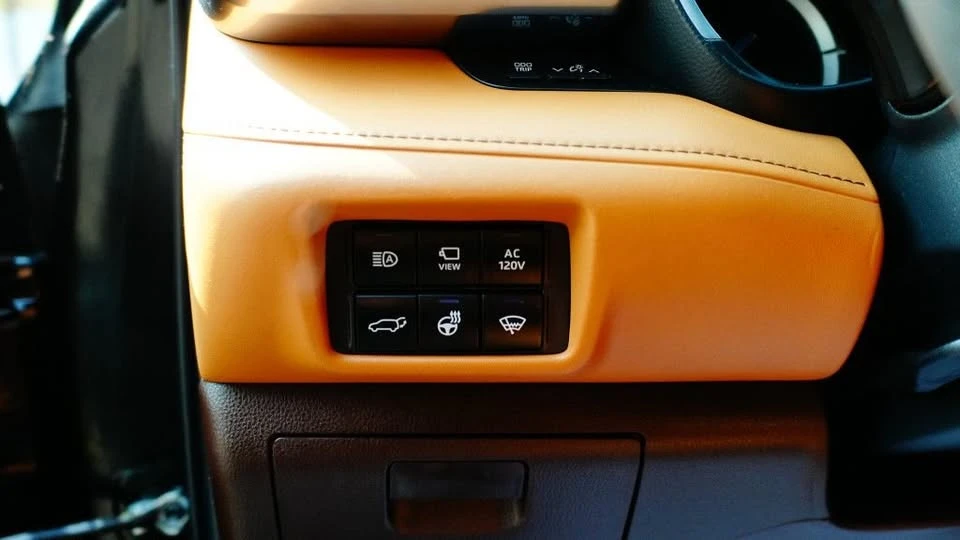 2022 Toyota Highlander - Image 13 of 15