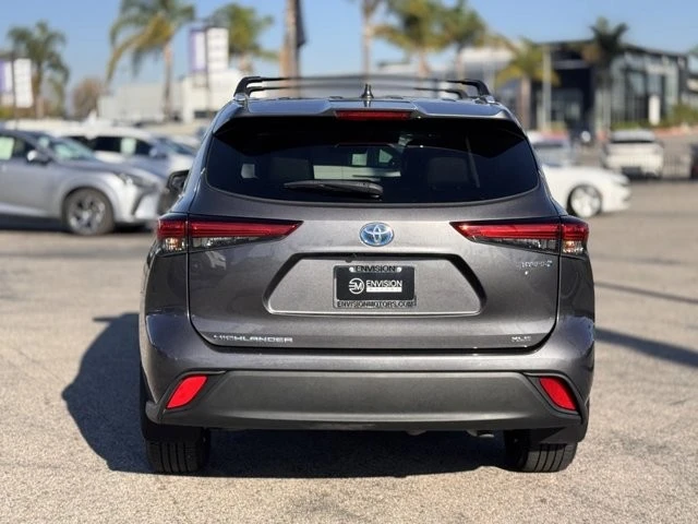 2022 Toyota Highlander - Image 11 of 12