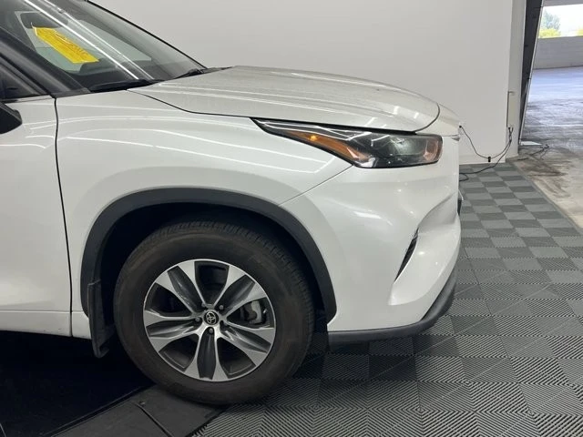 2022 Toyota Highlander - Image 5 of 9