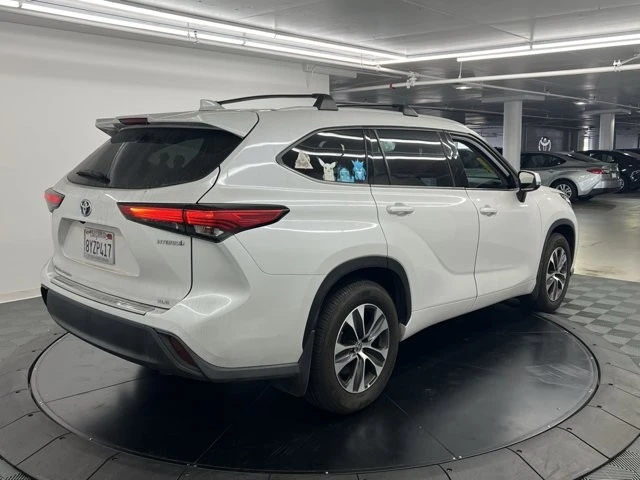 2022 Toyota Highlander - Image 4 of 9