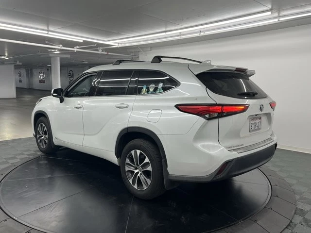 2022 Toyota Highlander - Image 3 of 9