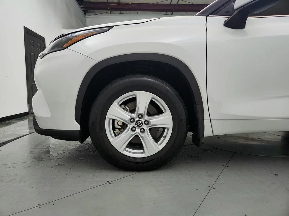 2022 Toyota Highlander - Image 20 of 21
