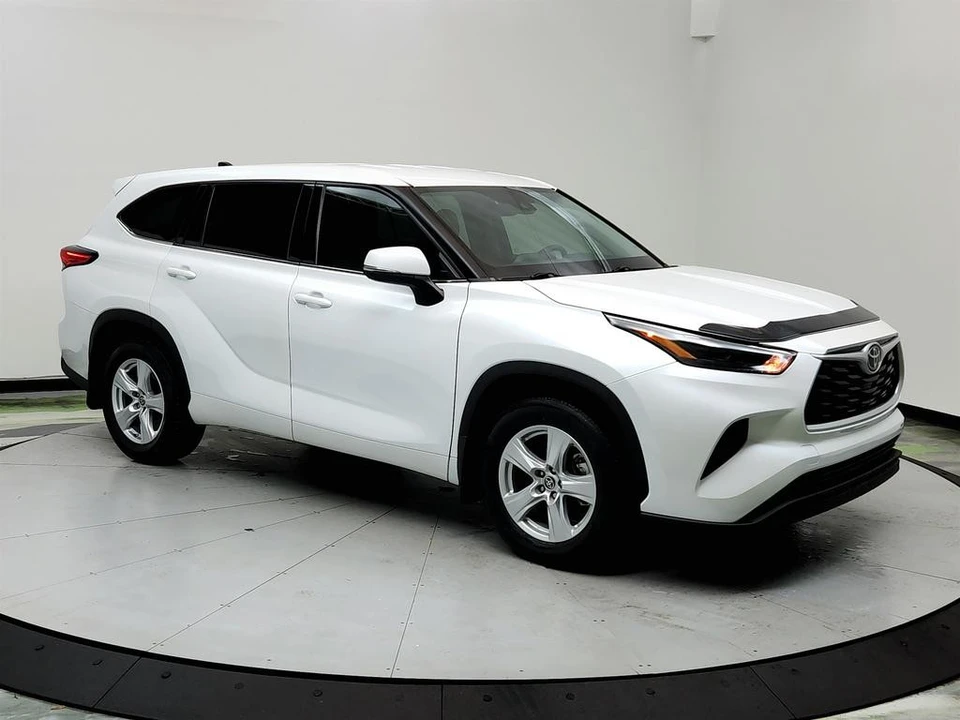 2022 Toyota Highlander - Image 3 of 12