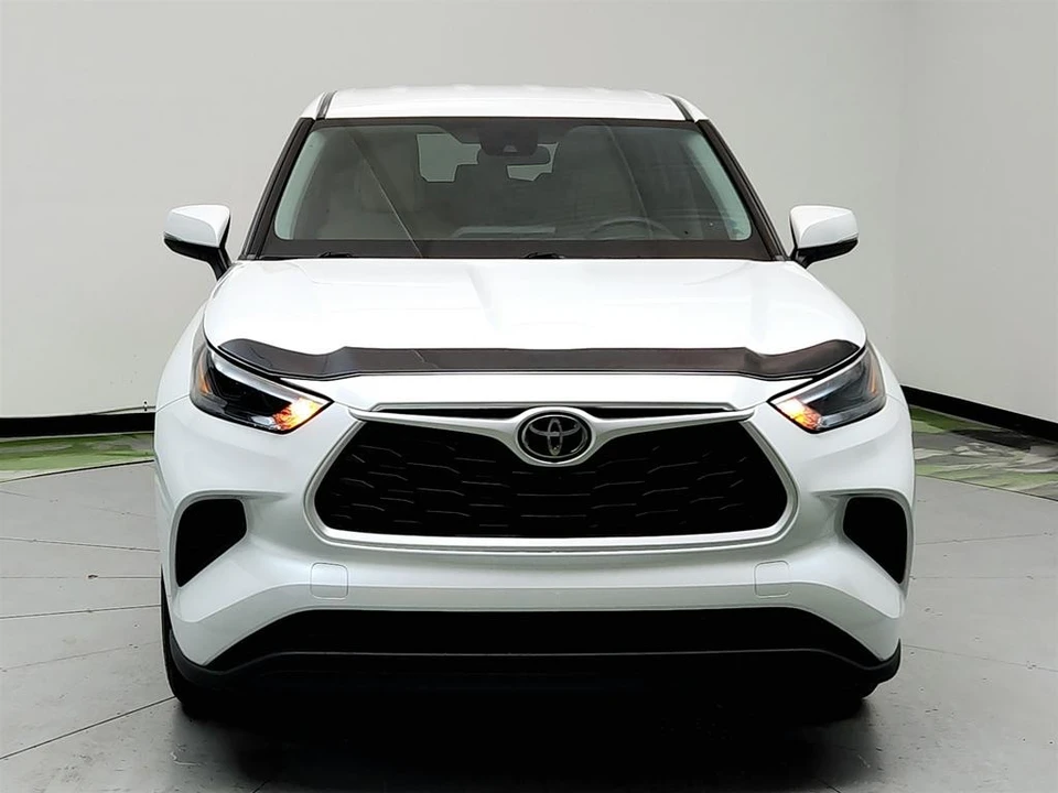 2022 Toyota Highlander - Image 2 of 12