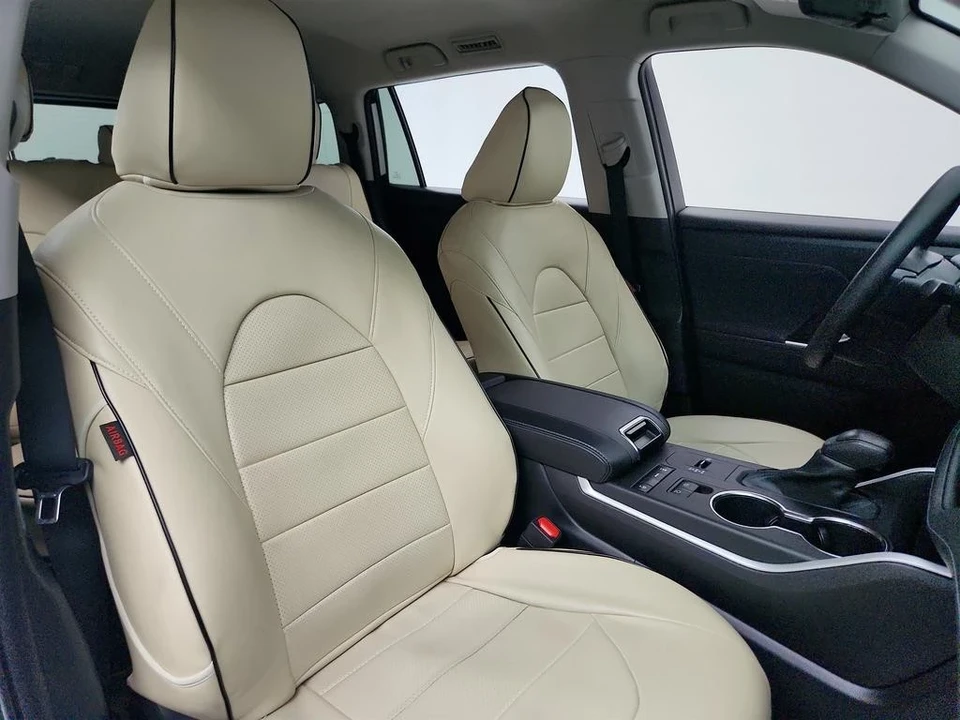 2022 Toyota Highlander - Image 16 of 21