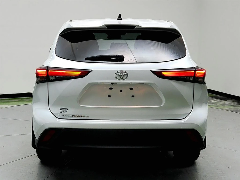 2022 Toyota Highlander - Image 6 of 12