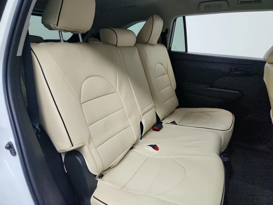 2022 Toyota Highlander - Image 17 of 21