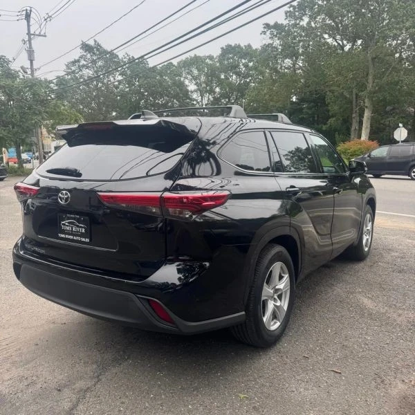 2022 Toyota Highlander - Image 6 of 12