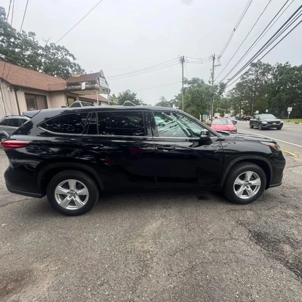 2022 Toyota Highlander - Image 7 of 12