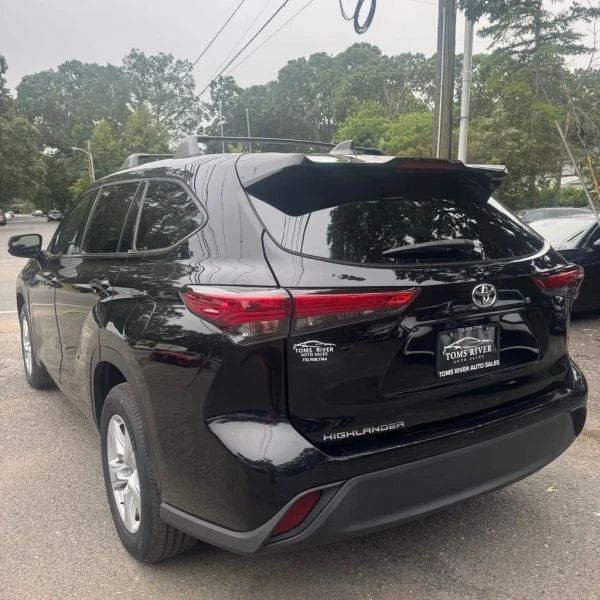 2022 Toyota Highlander - Image 4 of 12
