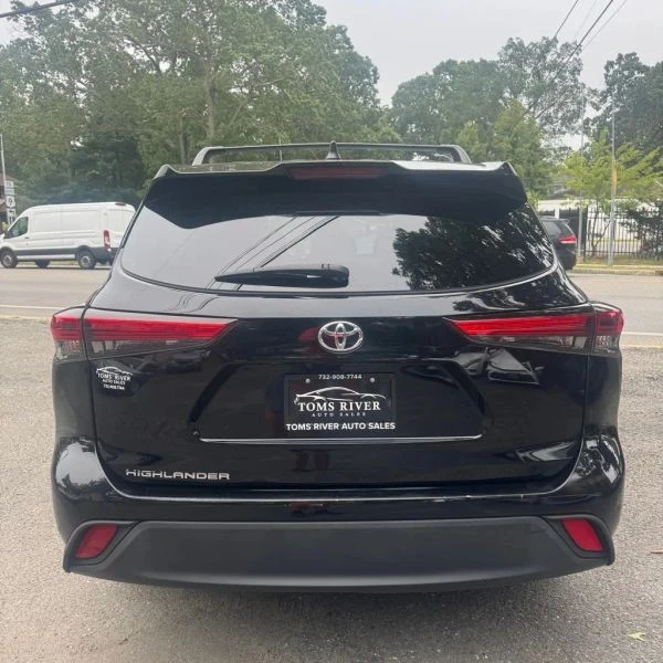 2022 Toyota Highlander - Image 5 of 12