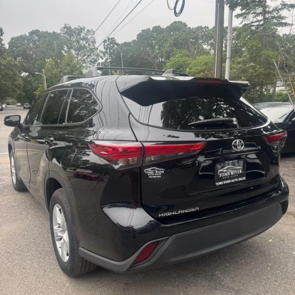 2022 Toyota Highlander - Image 4 of 12