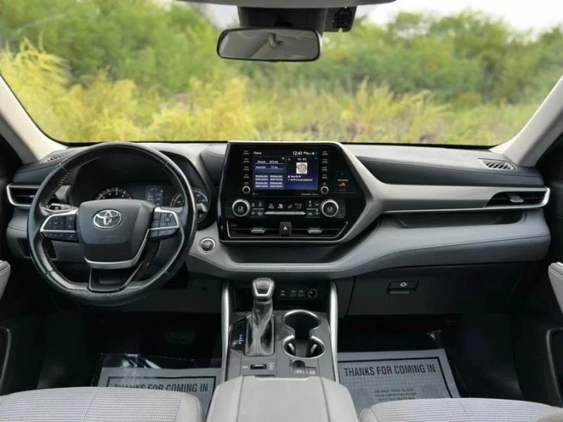2022 Toyota Highlander - Image 10 of 12