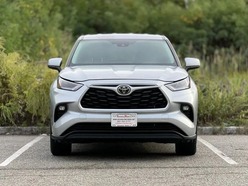 2022 Toyota Highlander - Image 3 of 12