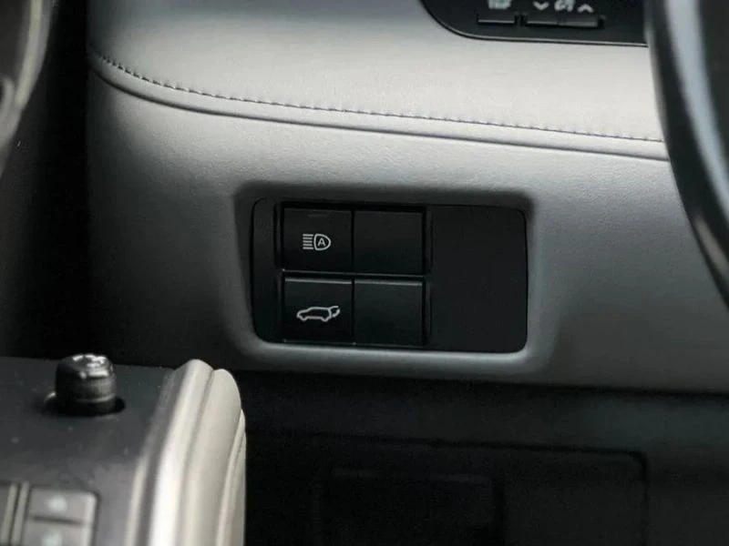 2022 Toyota Highlander - Image 11 of 12