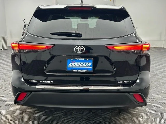 2022 Toyota Highlander - Image 11 of 12