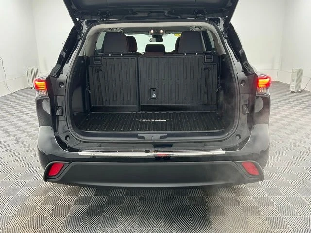 2022 Toyota Highlander - Image 12 of 12