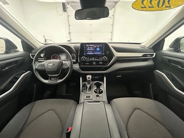 2022 Toyota Highlander - Image 2 of 12
