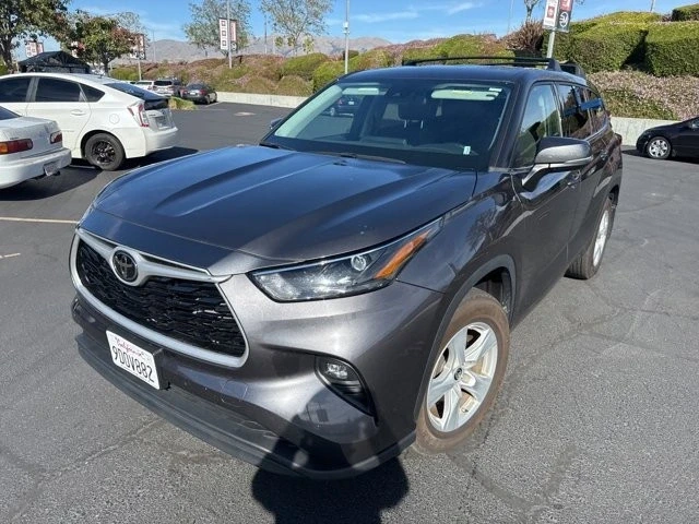 2022 Toyota Highlander - Image 3 of 12