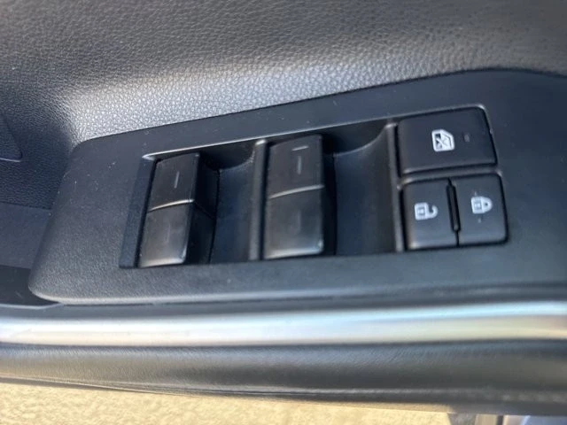 2022 Toyota Highlander - Image 7 of 12