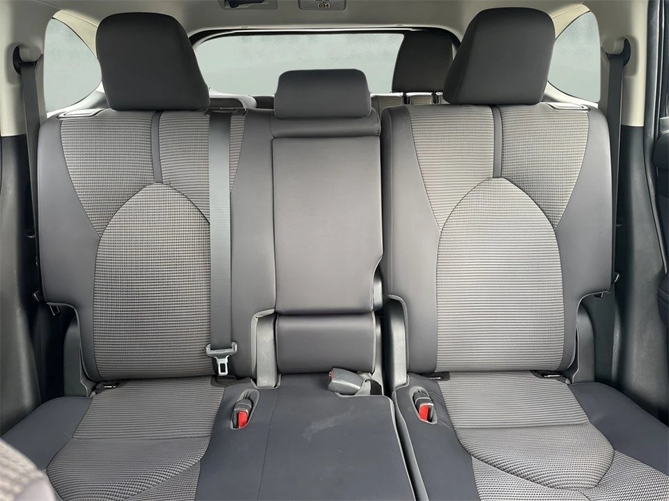 2022 Toyota Highlander - Image 11 of 12