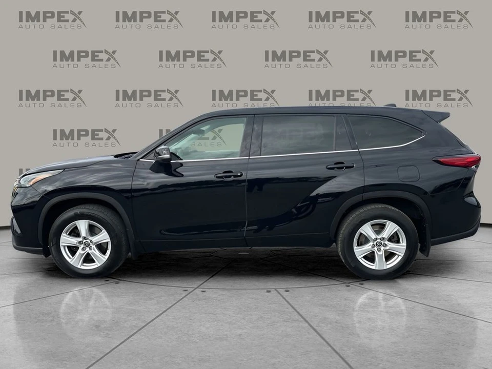 2022 Toyota Highlander - Image 2 of 12