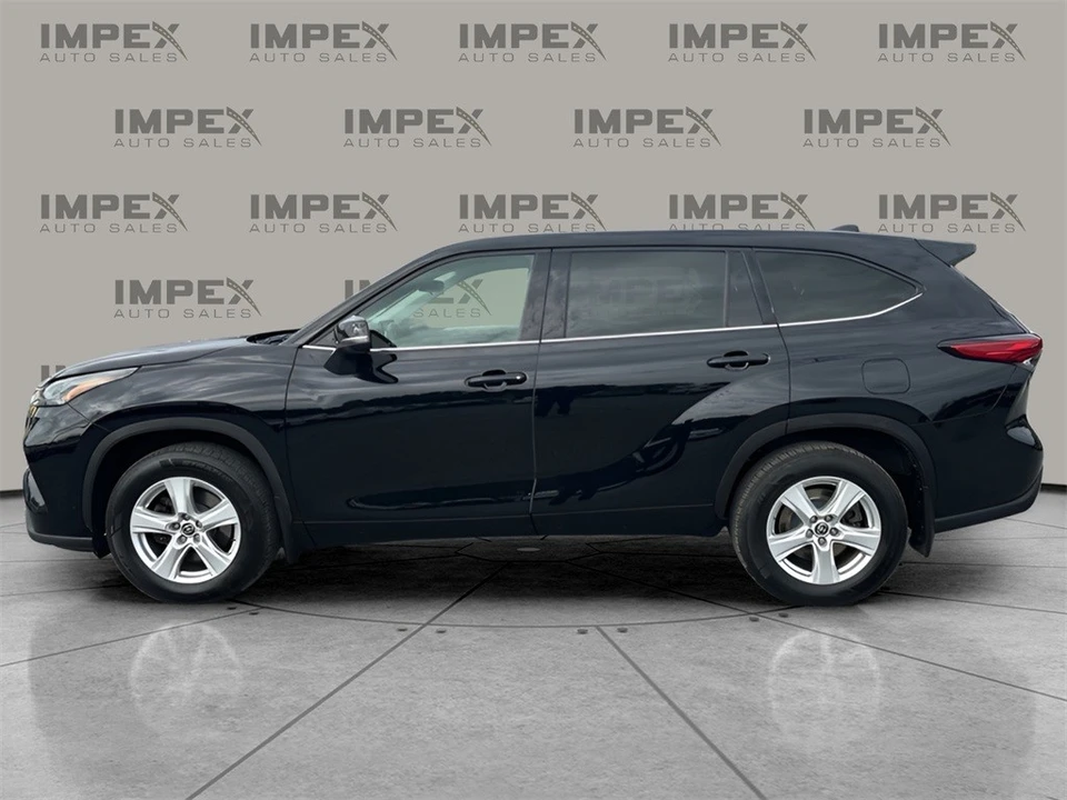 2022 Toyota Highlander - Image 2 of 12