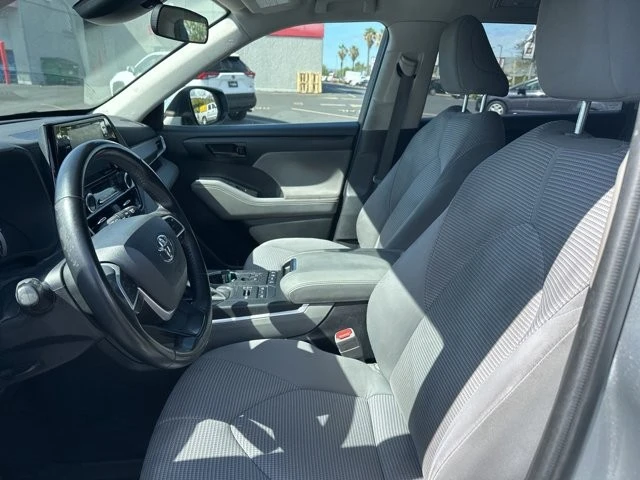 2022 Toyota Highlander - Image 7 of 13