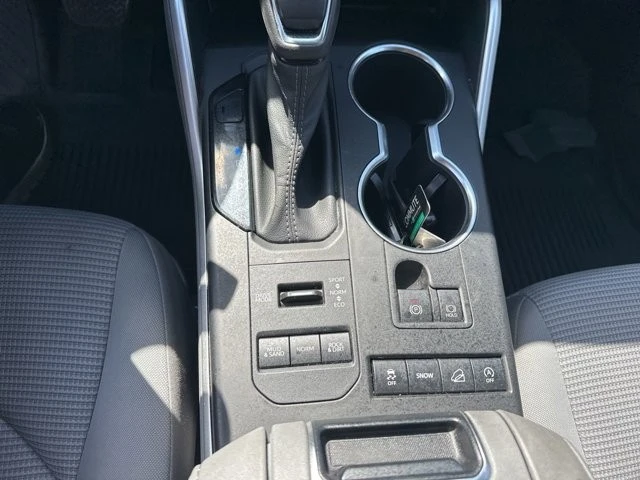 2022 Toyota Highlander - Image 12 of 13